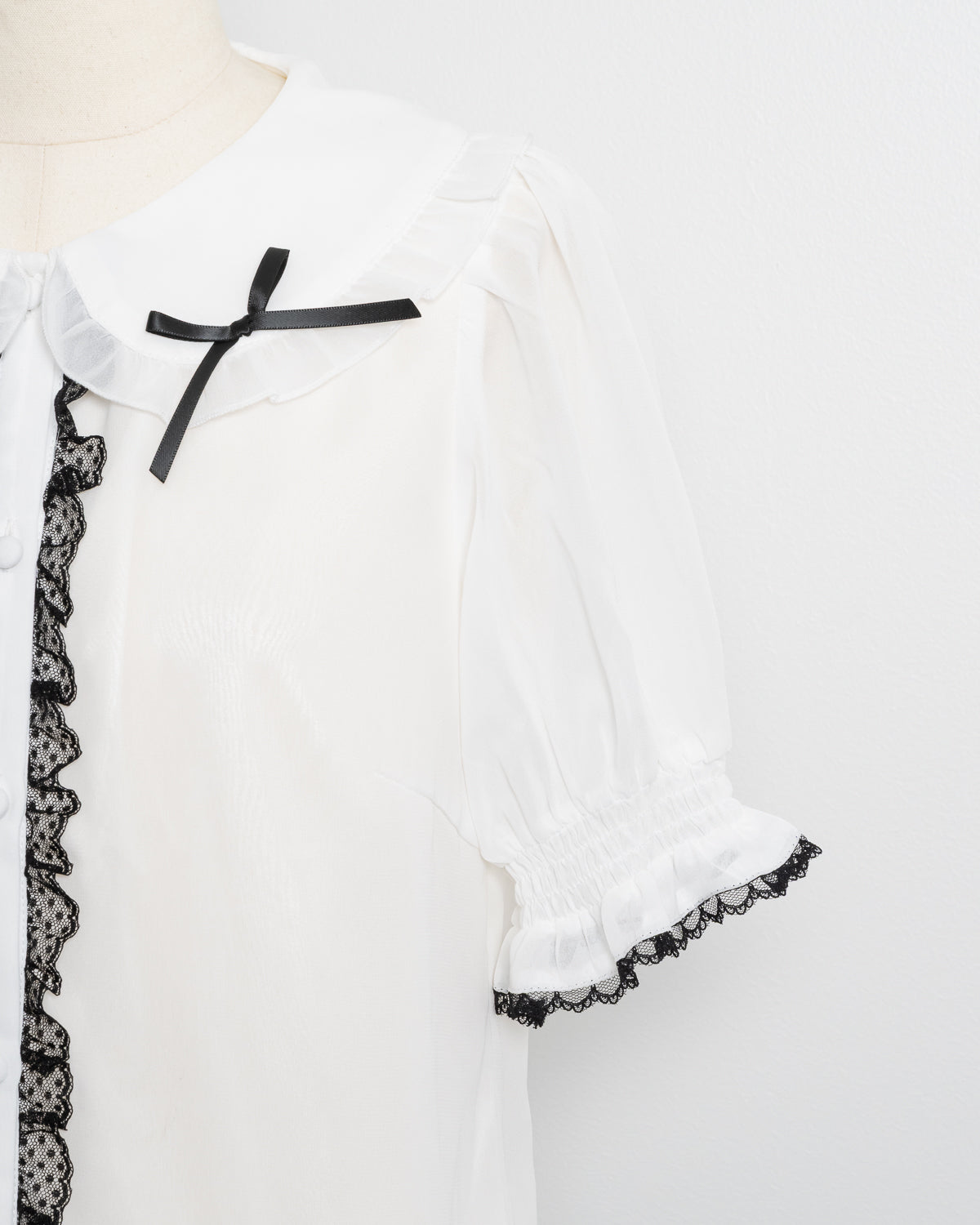 フリルカラーリボンシフォン半袖ブラウス