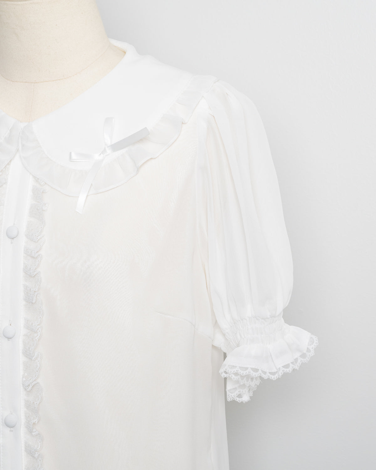 フリルカラーリボンシフォン半袖ブラウス