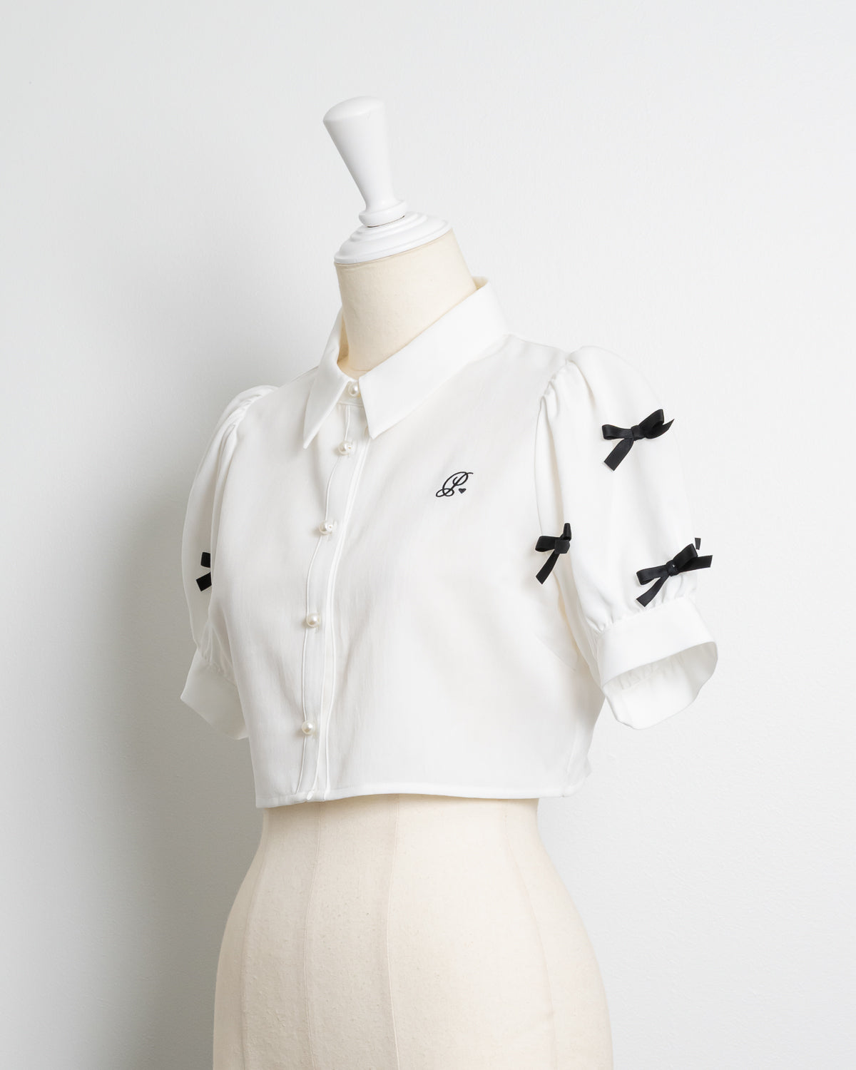 ミニリボンパフスリーブブラウス