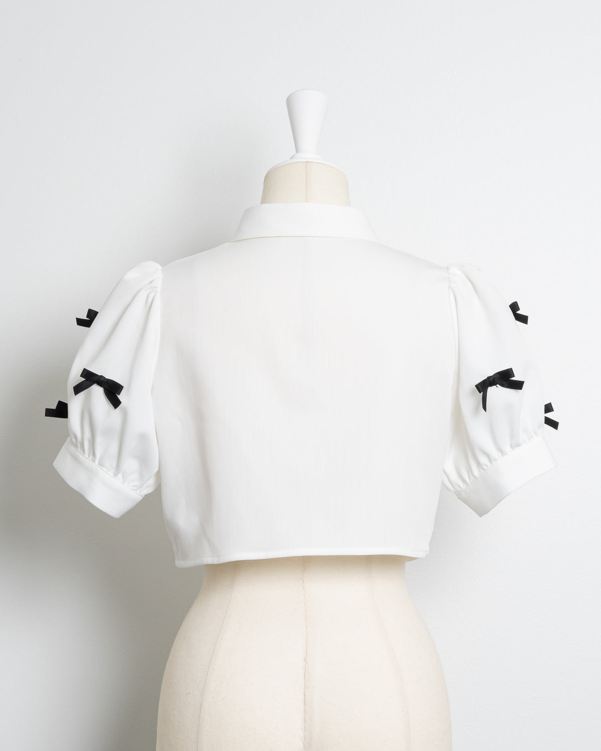 ミニリボンパフスリーブブラウス