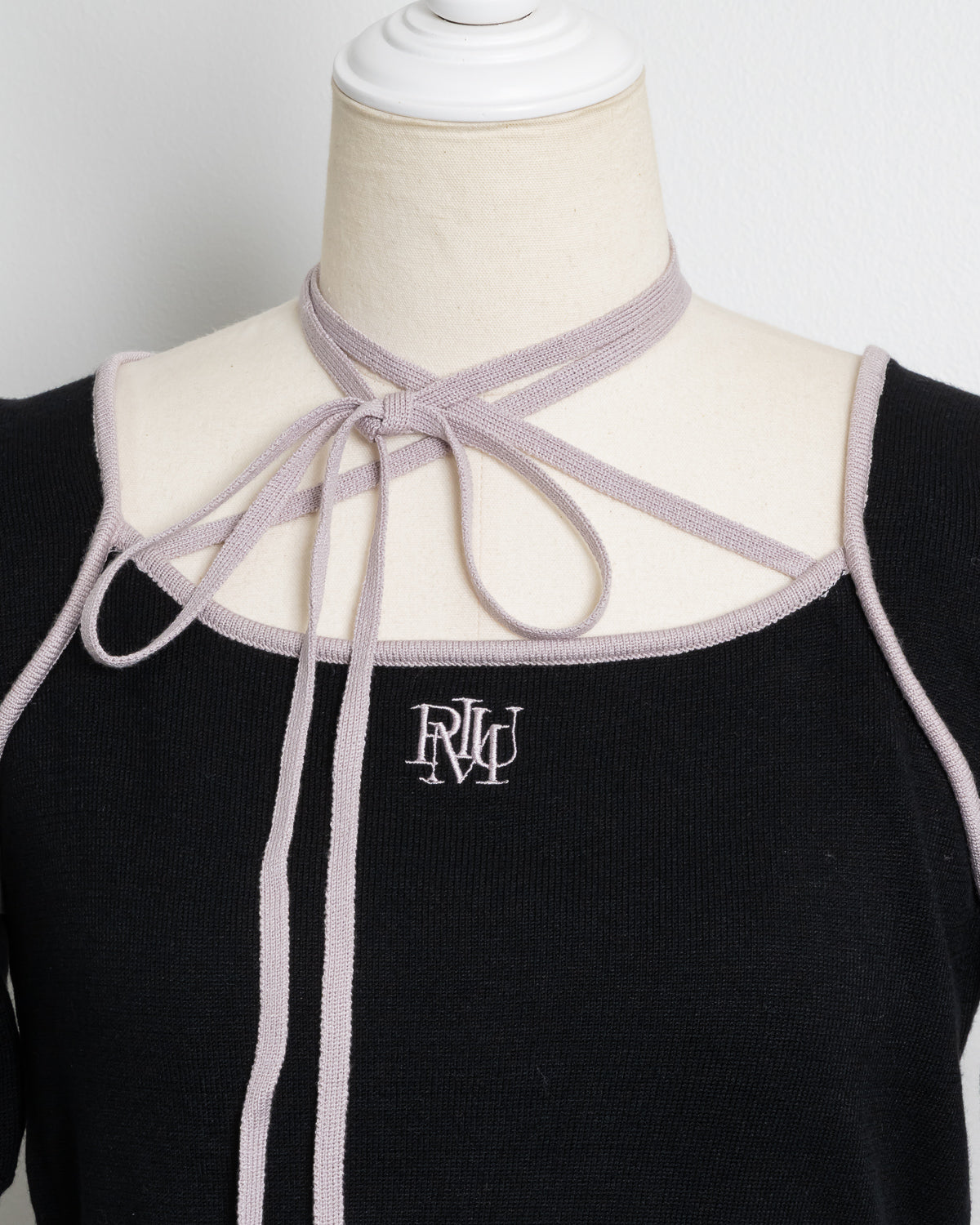 piumモノグラムテープ半袖ニット