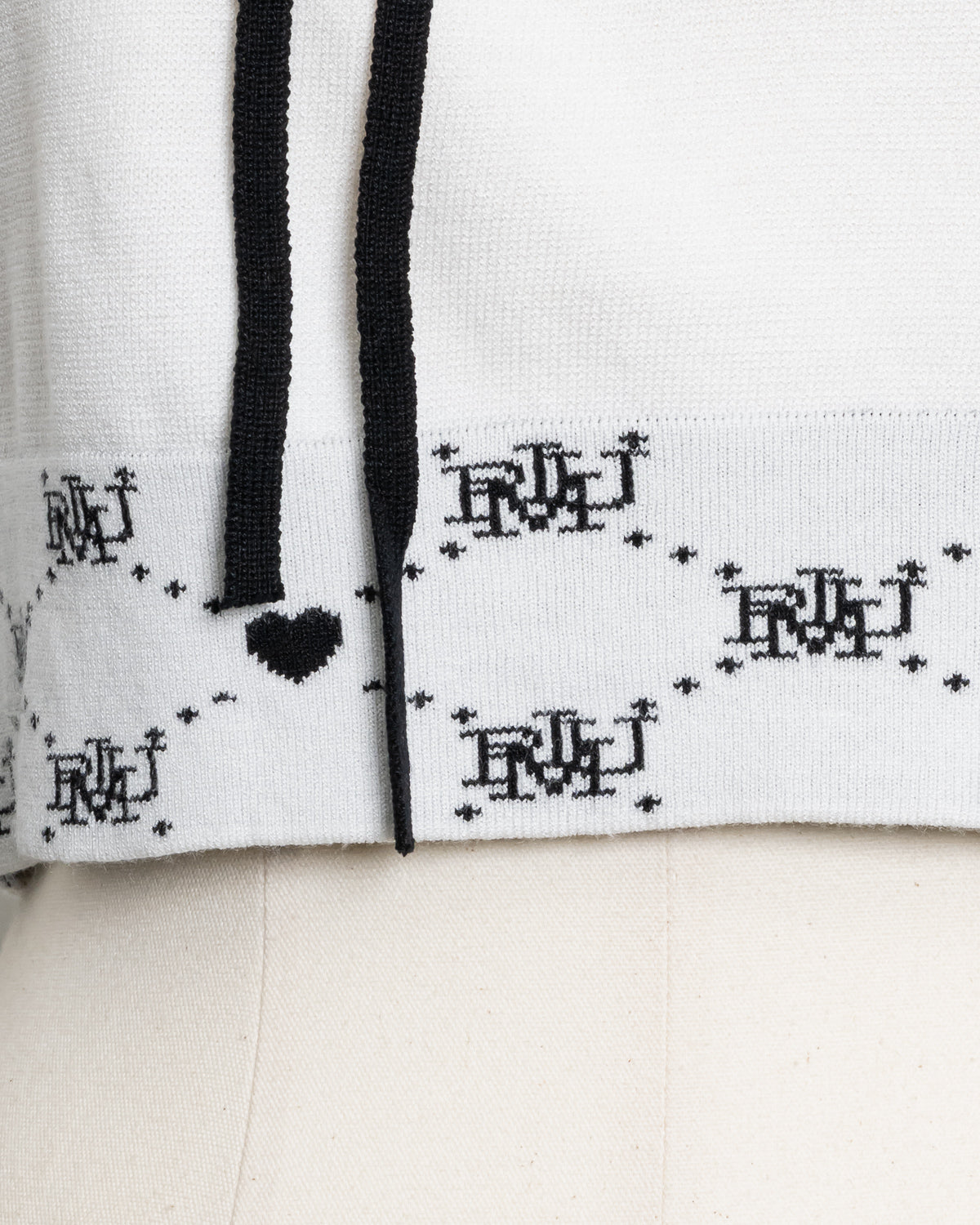 piumモノグラムテープ半袖ニット