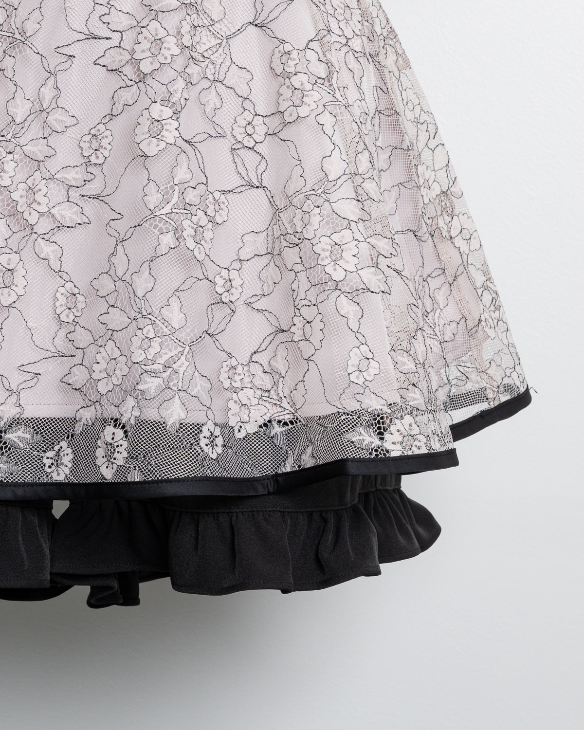 レースケープフリルセットアップ