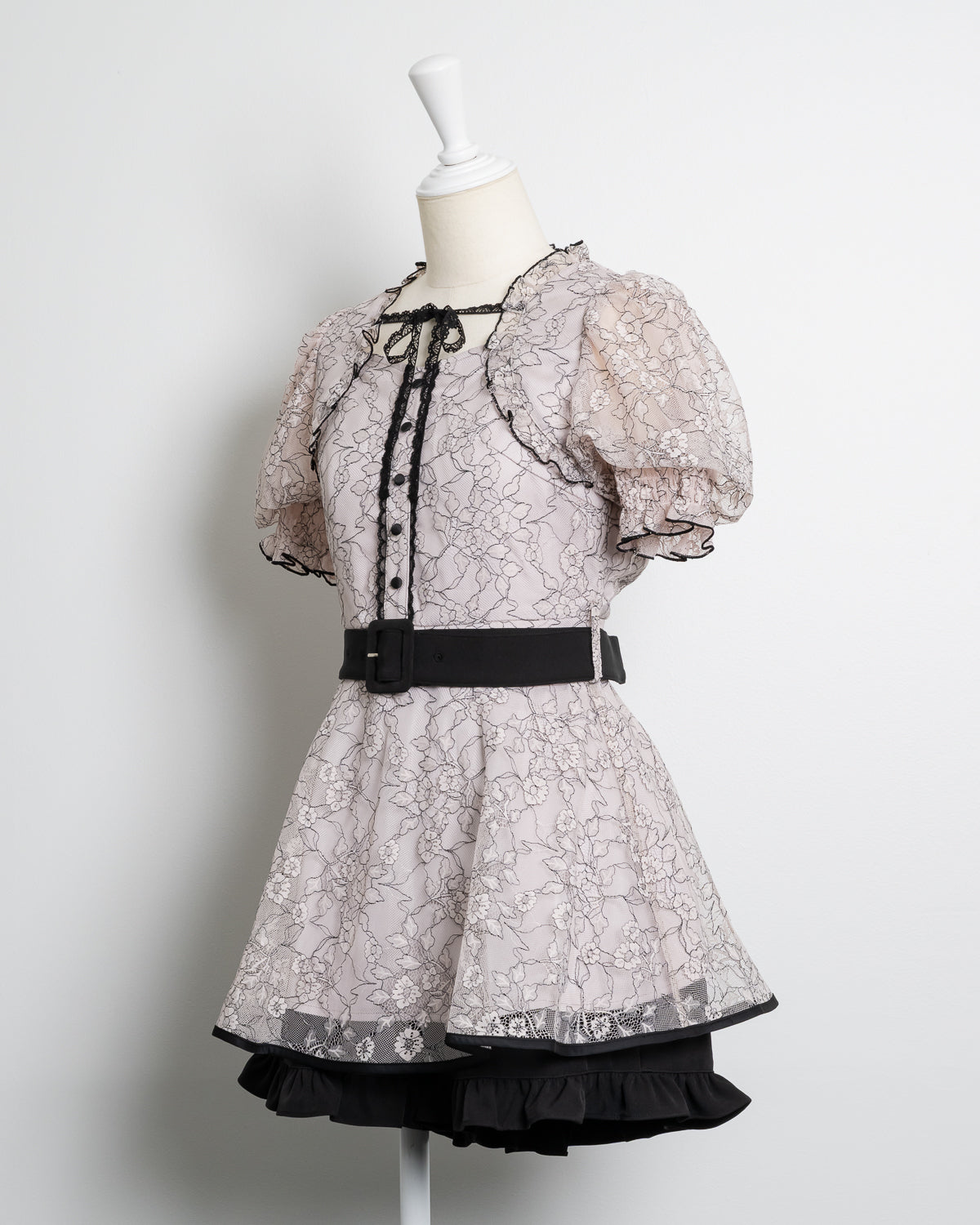 レースケープフリルセットアップ