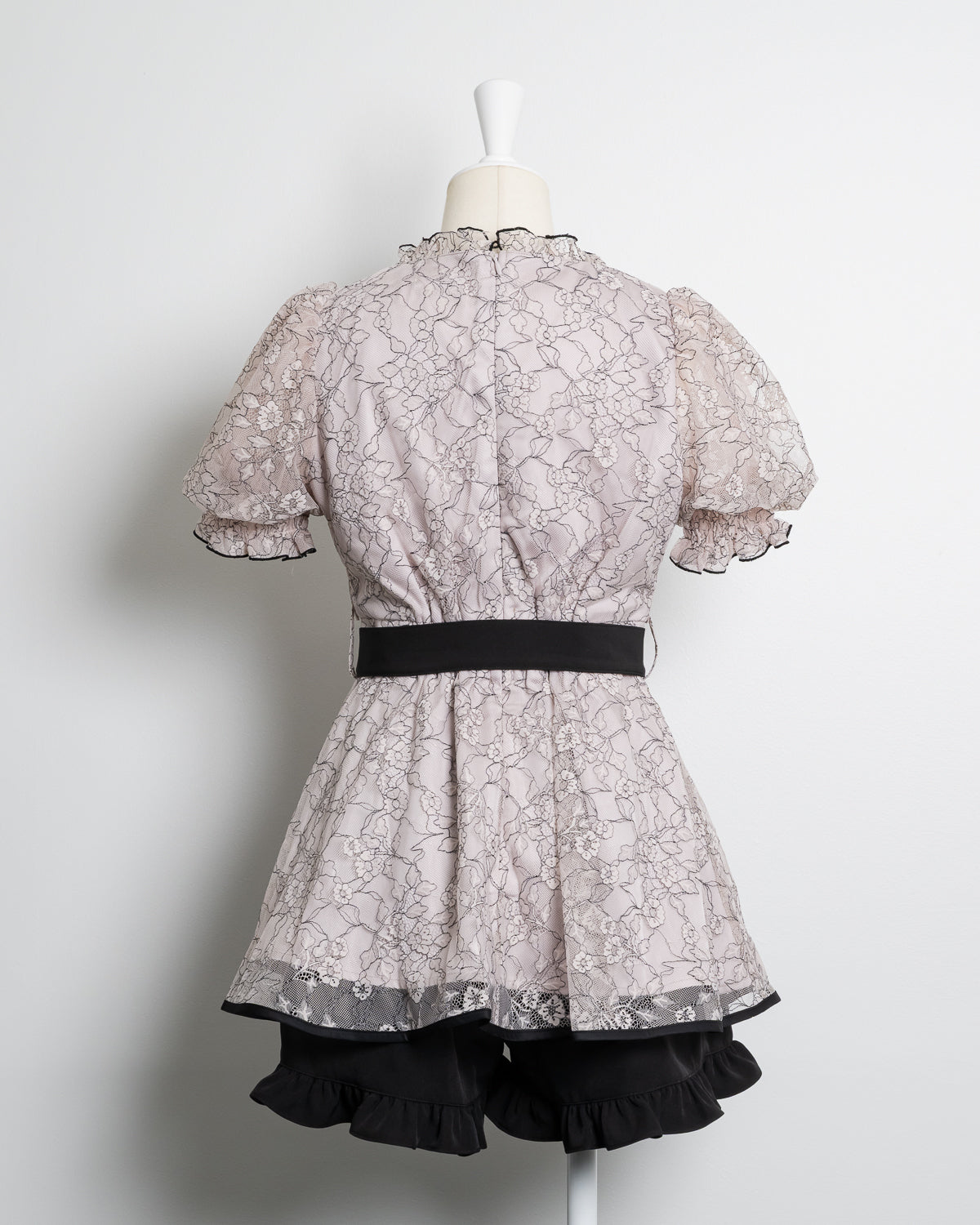 レースケープフリルセットアップ