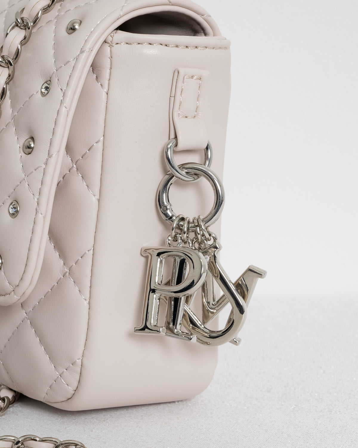 チャーム付きキルティングミニショルダー