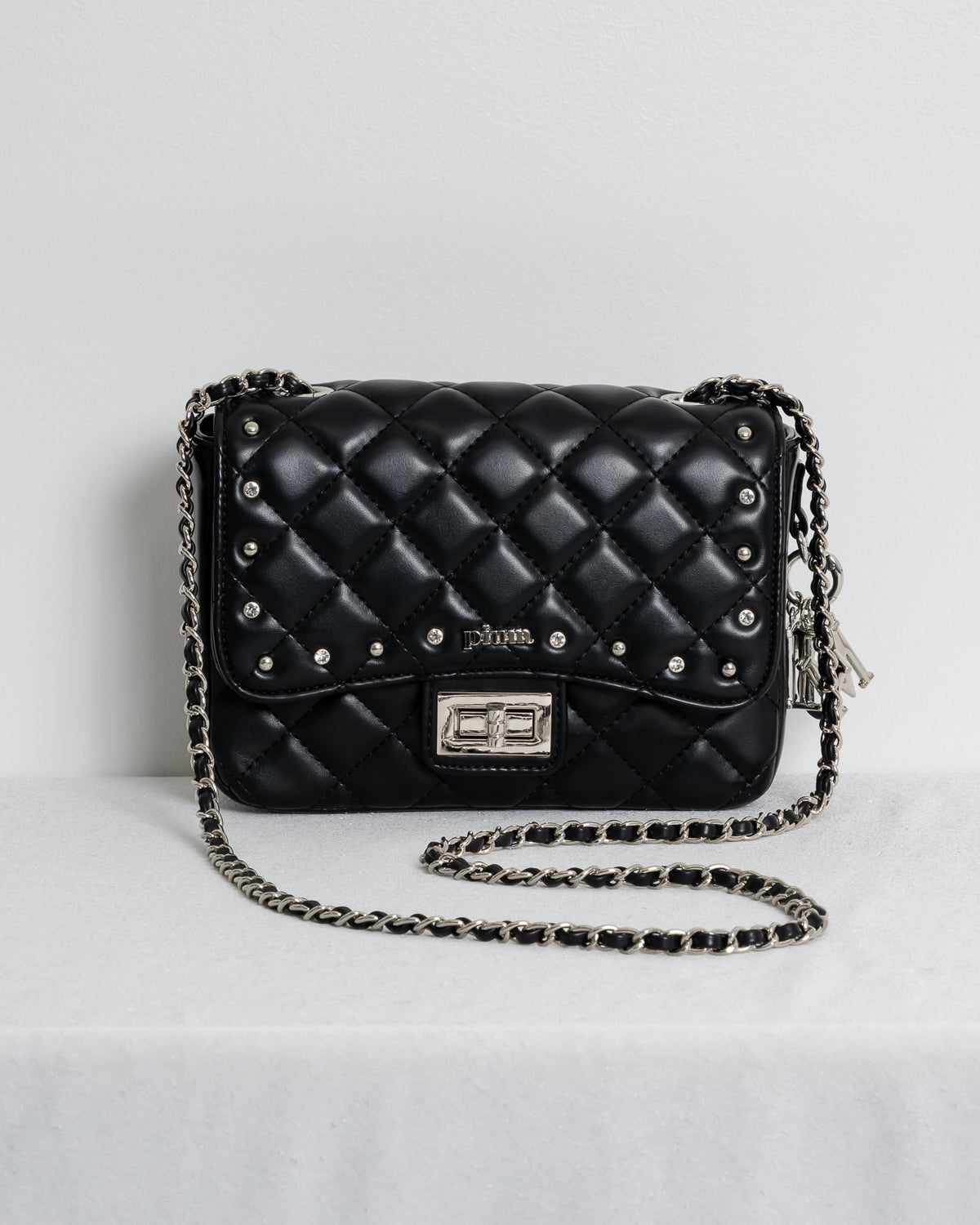 カラー:ブラック