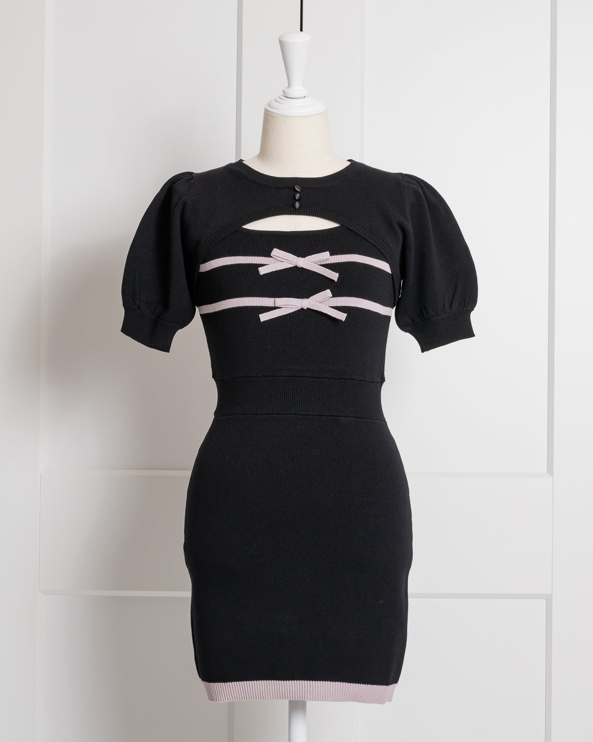 カラー:ブラック