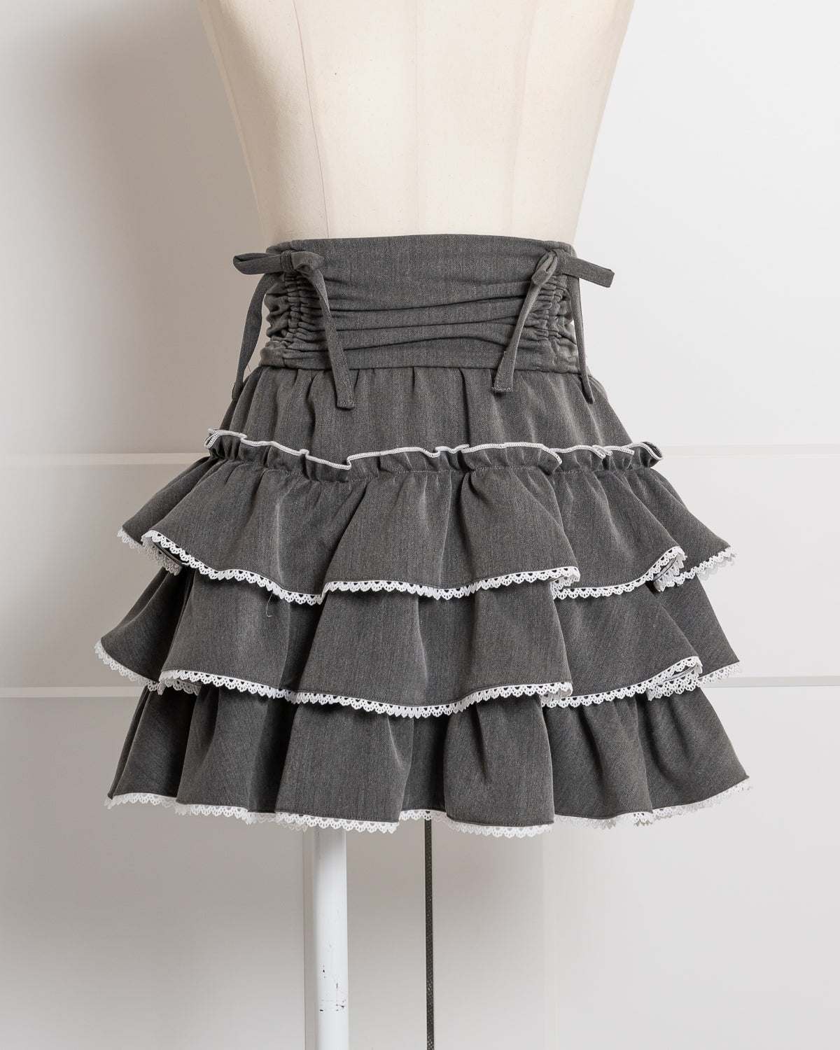 カラー:チャコール