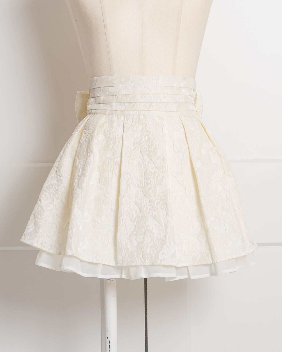 カラー:アイボリー