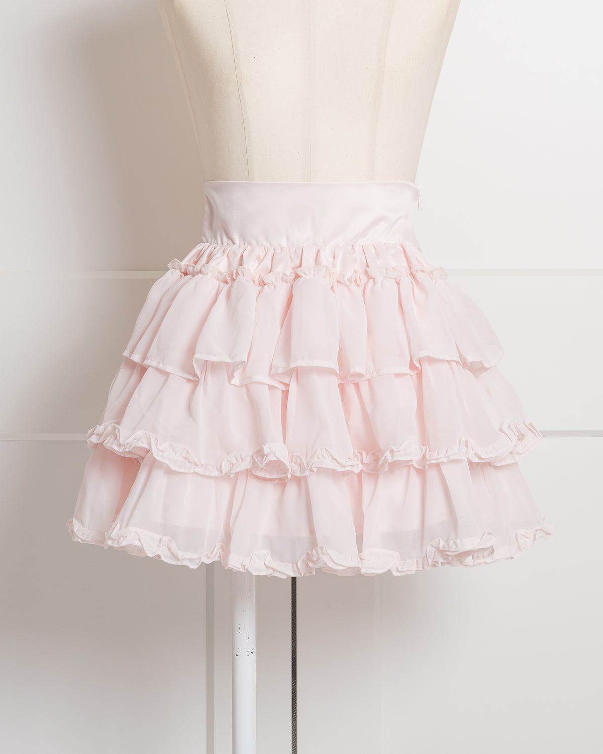pium シフォンフリルティアードスカート ブラック 新品 pium シフォンフリルティアードスカート - メルカリ