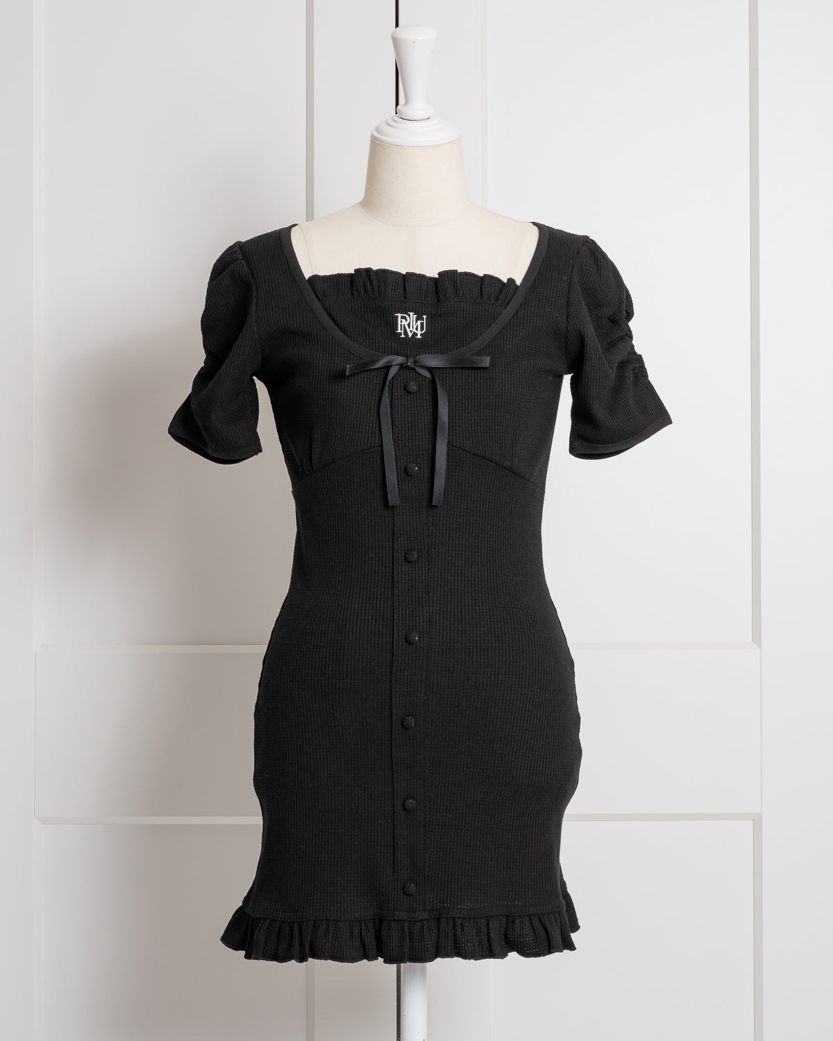 カラー:ブラック