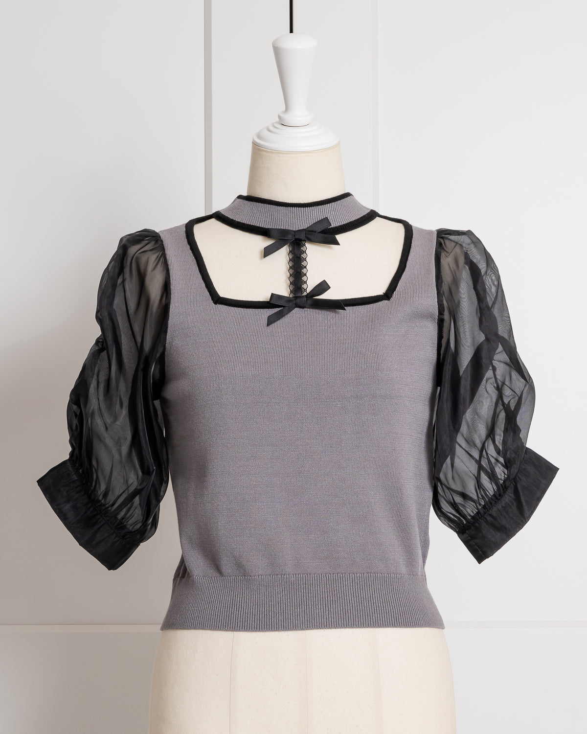 カラー:チャコール