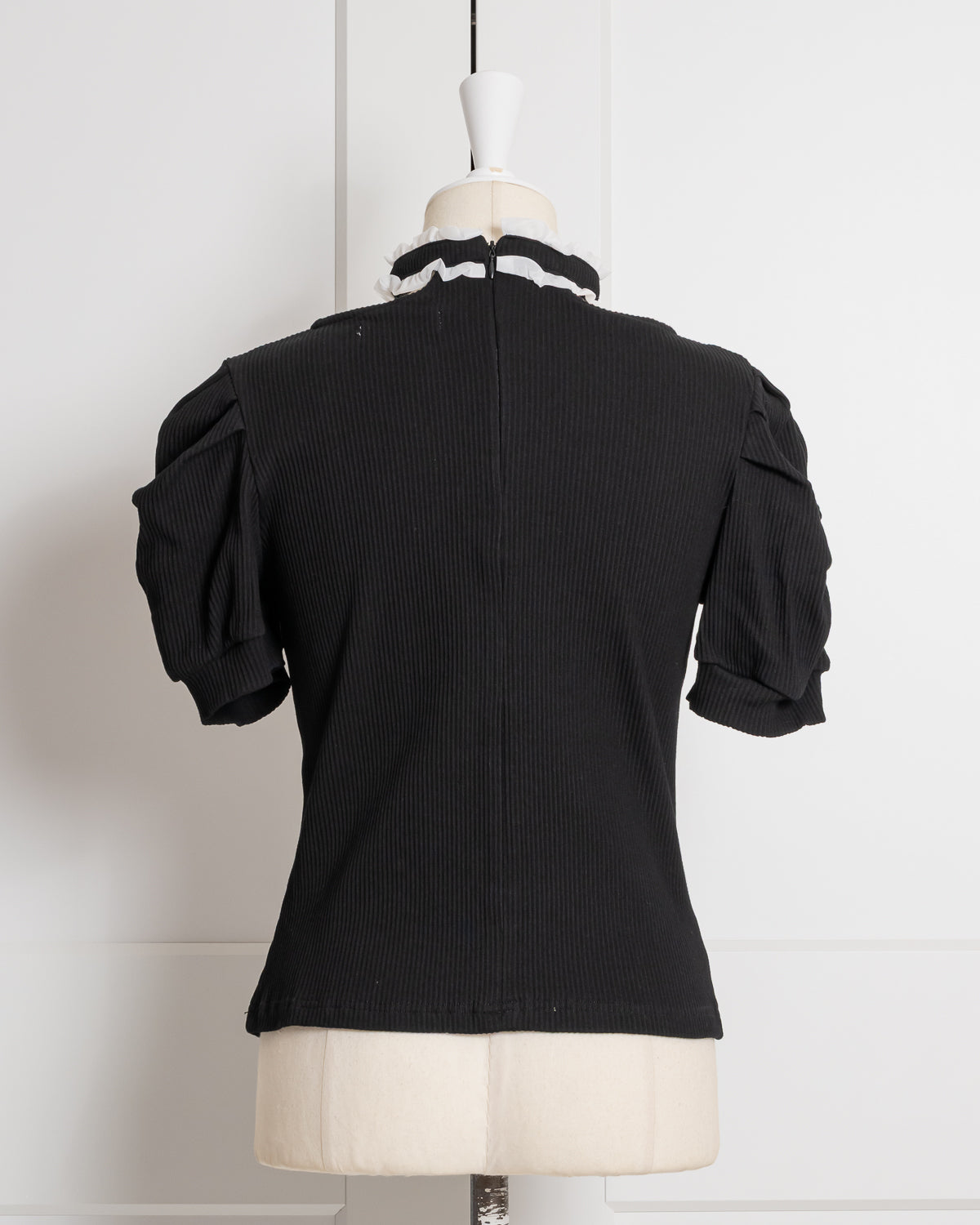 ラウンドフリルチョーカー半袖カットソー