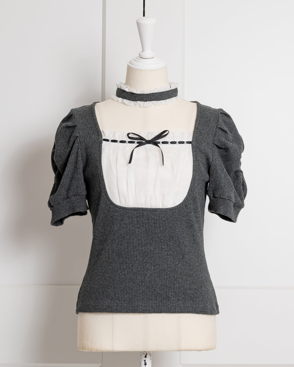 カラー:チャコール