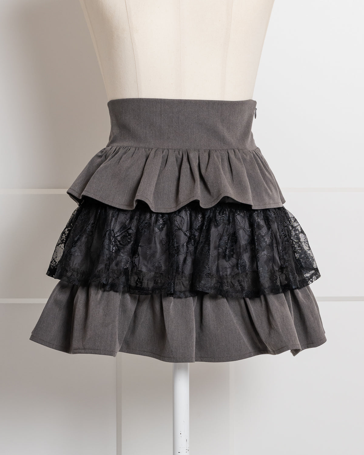 カラー:チャコール