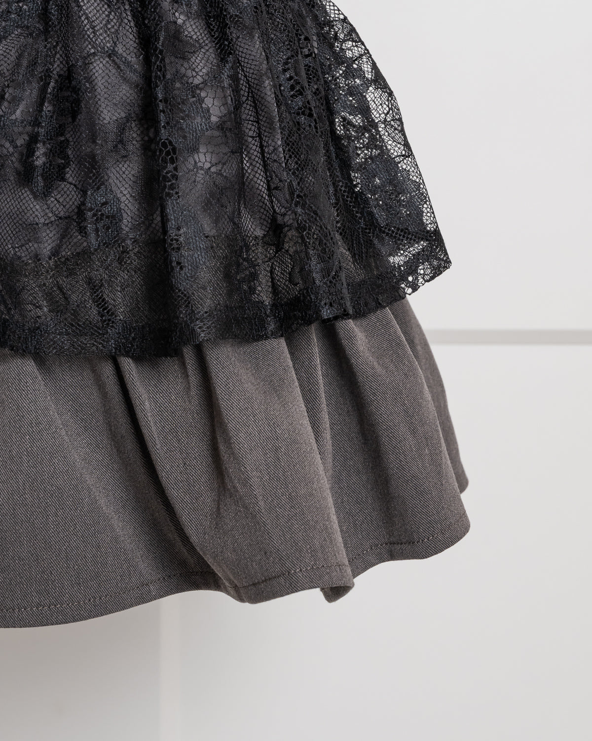 ハイウエストレースティアードスカート