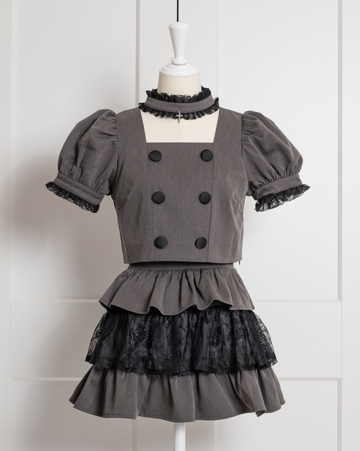 レースフリルクロスチョーカートップス