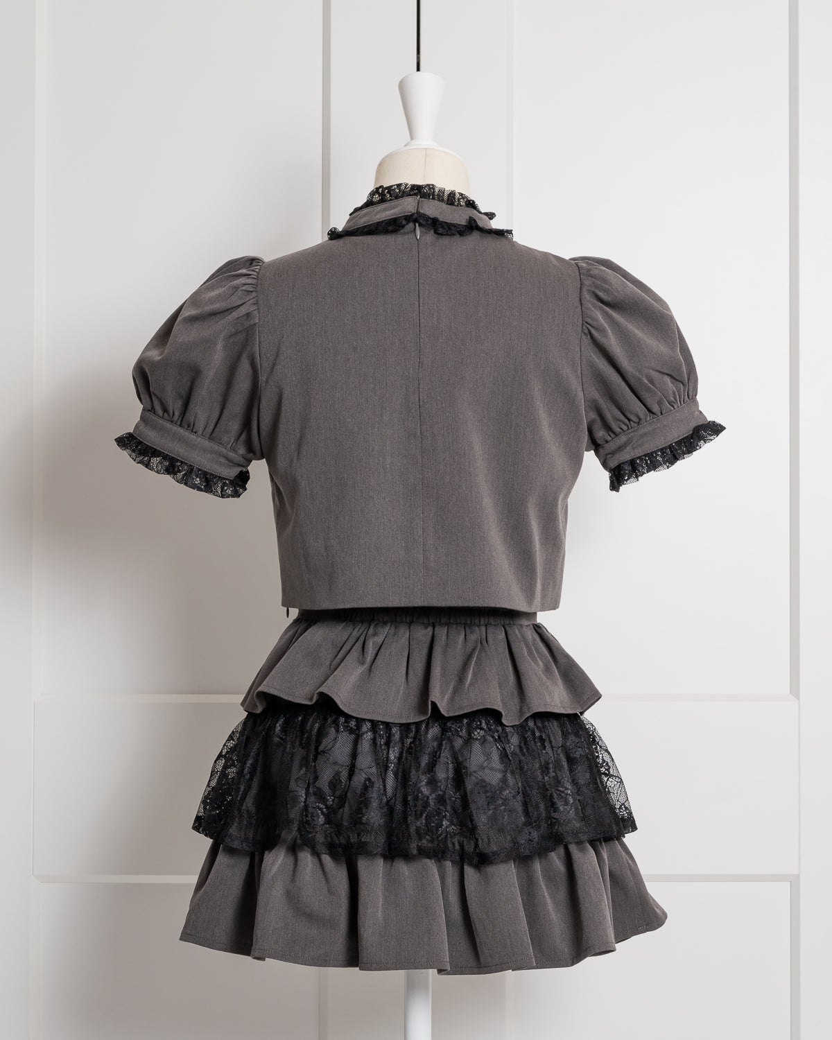 レースフリルクロスチョーカートップス