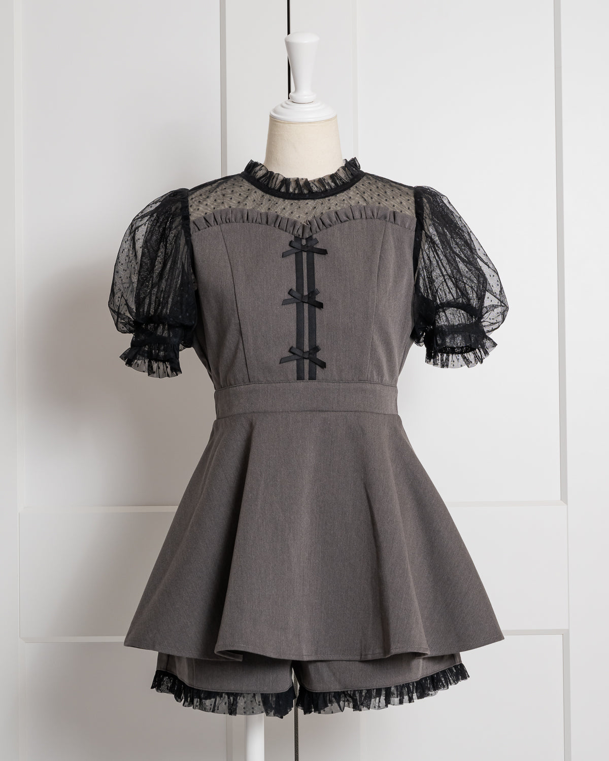 カラー:チャコール