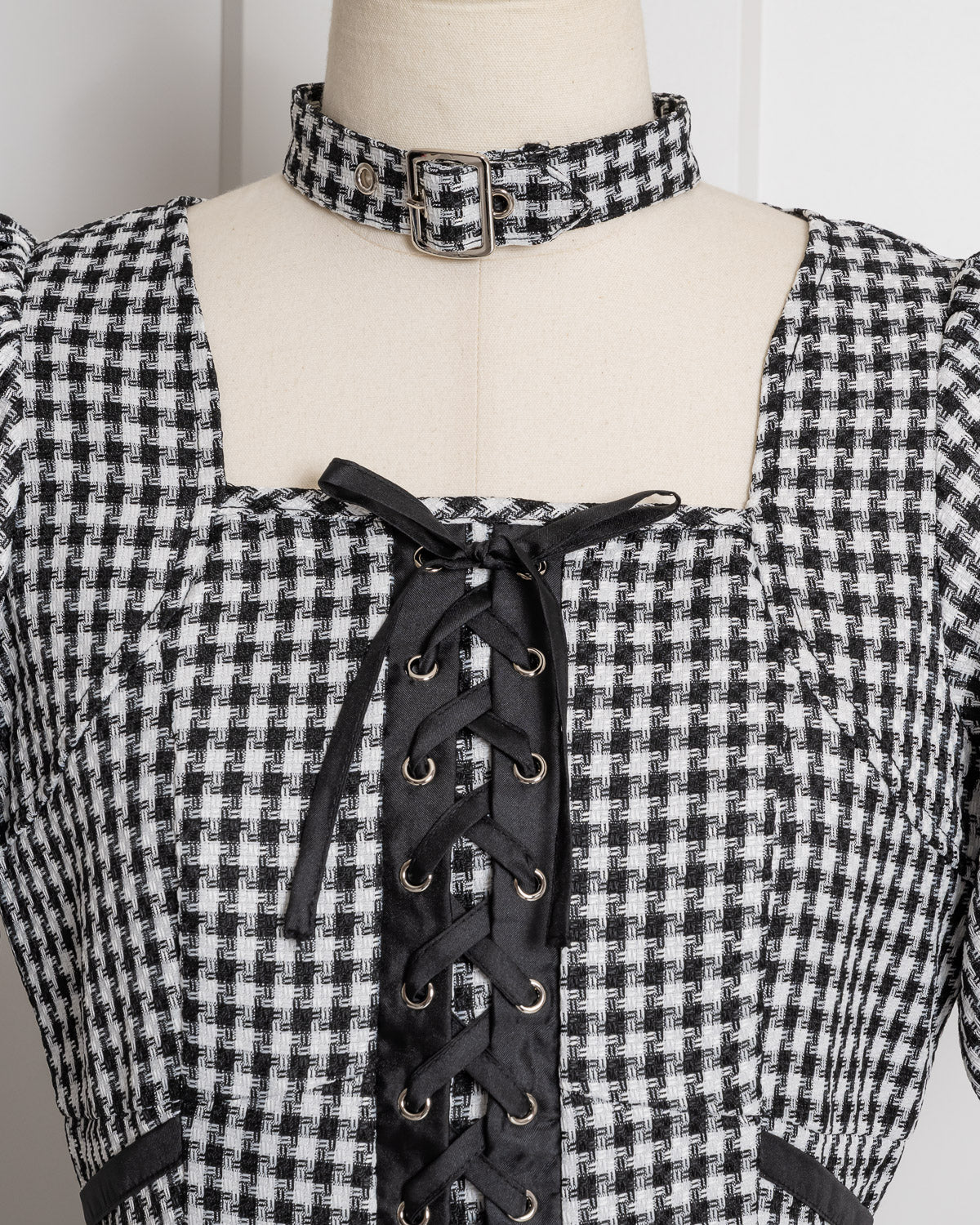 サイドクロスチョーカーフレアワンピース