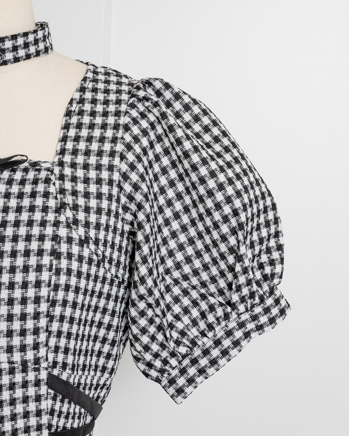 サイドクロスチョーカーフレアワンピース