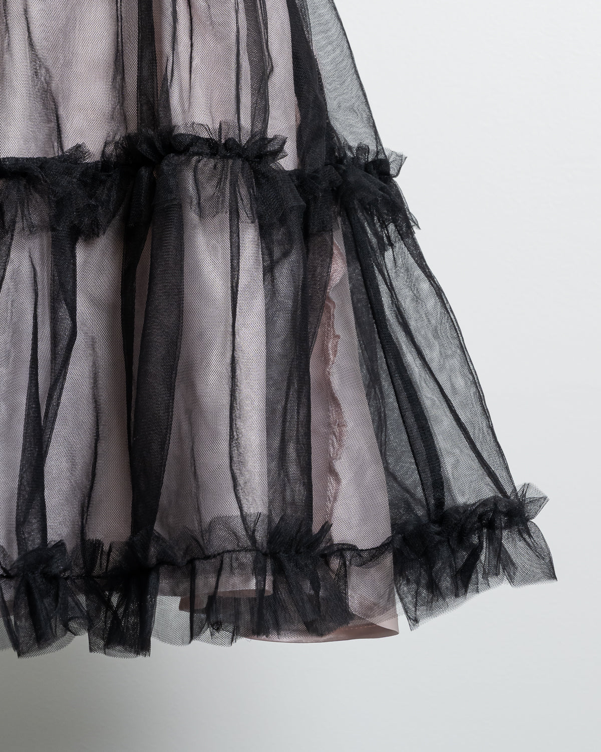 チュールフリルジャンパースカート