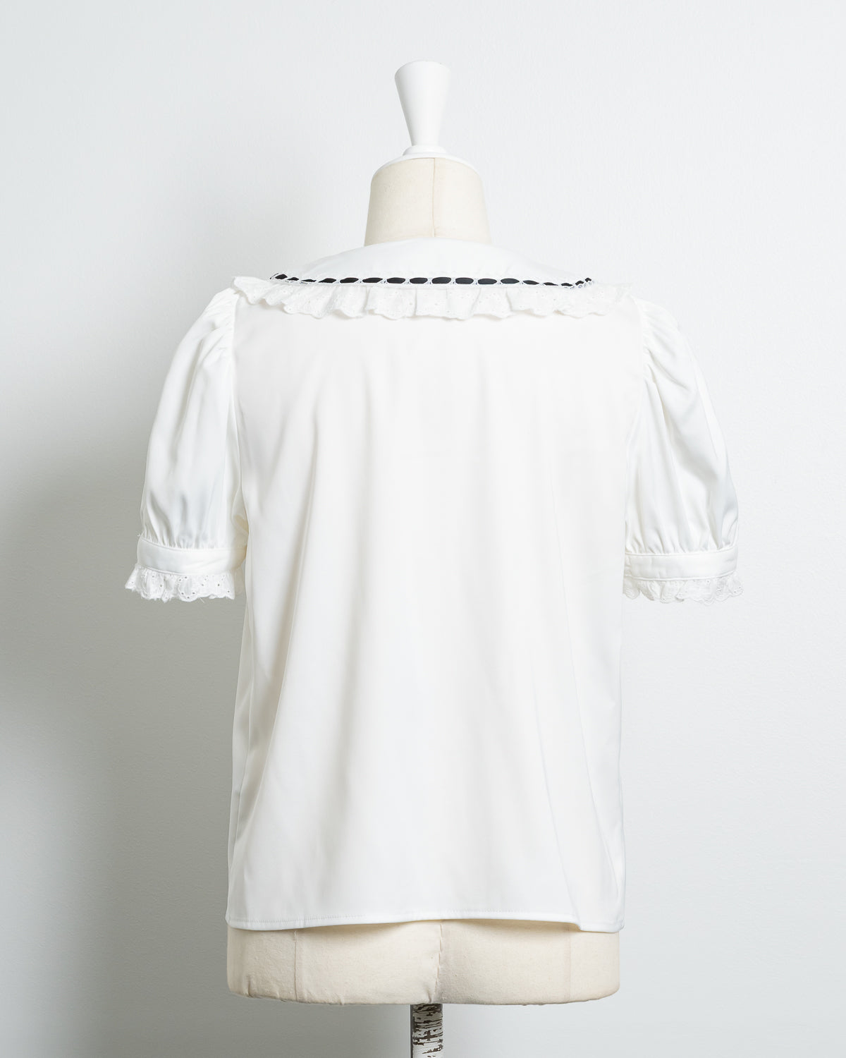 コットンフリルパフスリーブブラウス