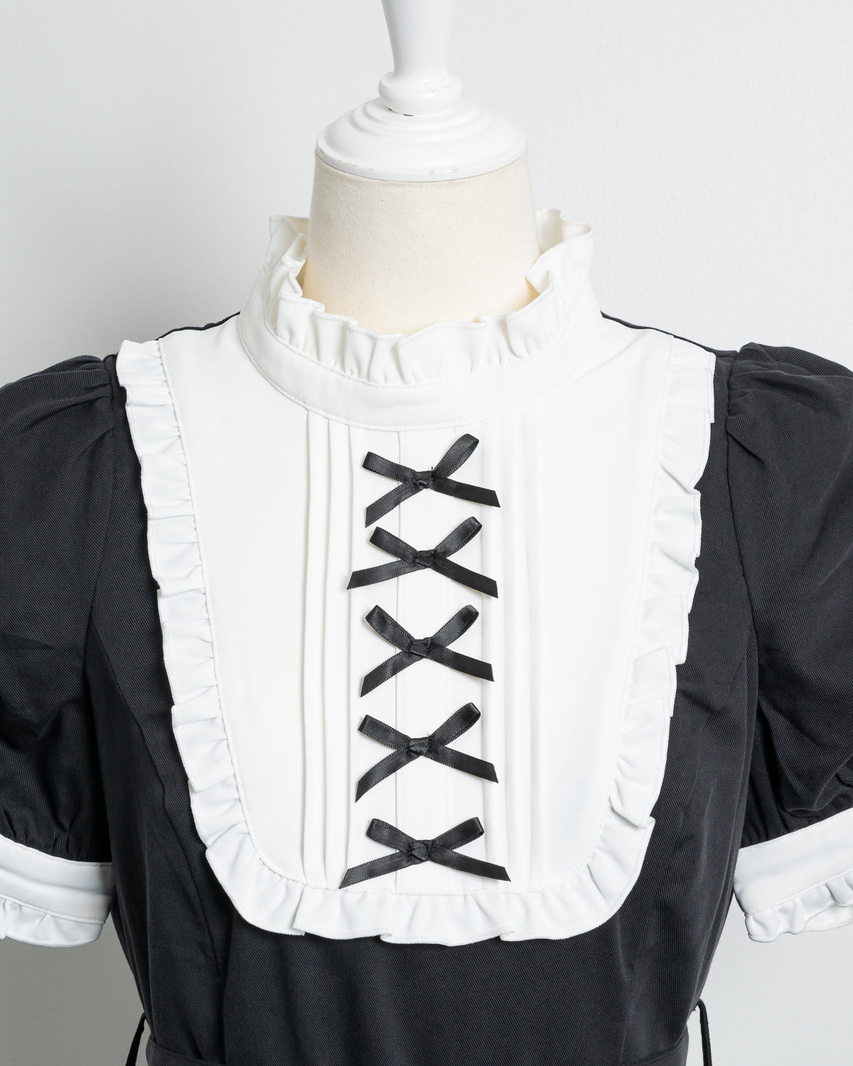 ヨークフリルベルト付き半袖ワンピース