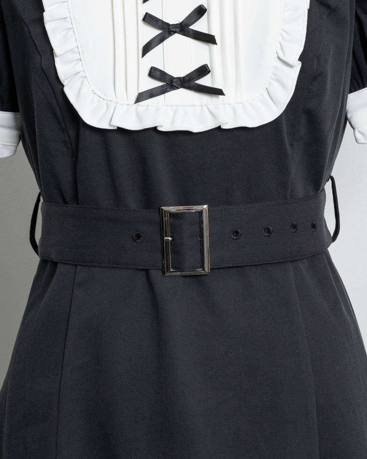 ヨークフリルベルト付き半袖ワンピース