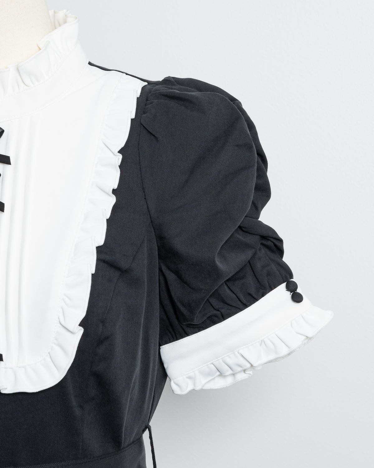 ヨークフリルベルト付き半袖ワンピース