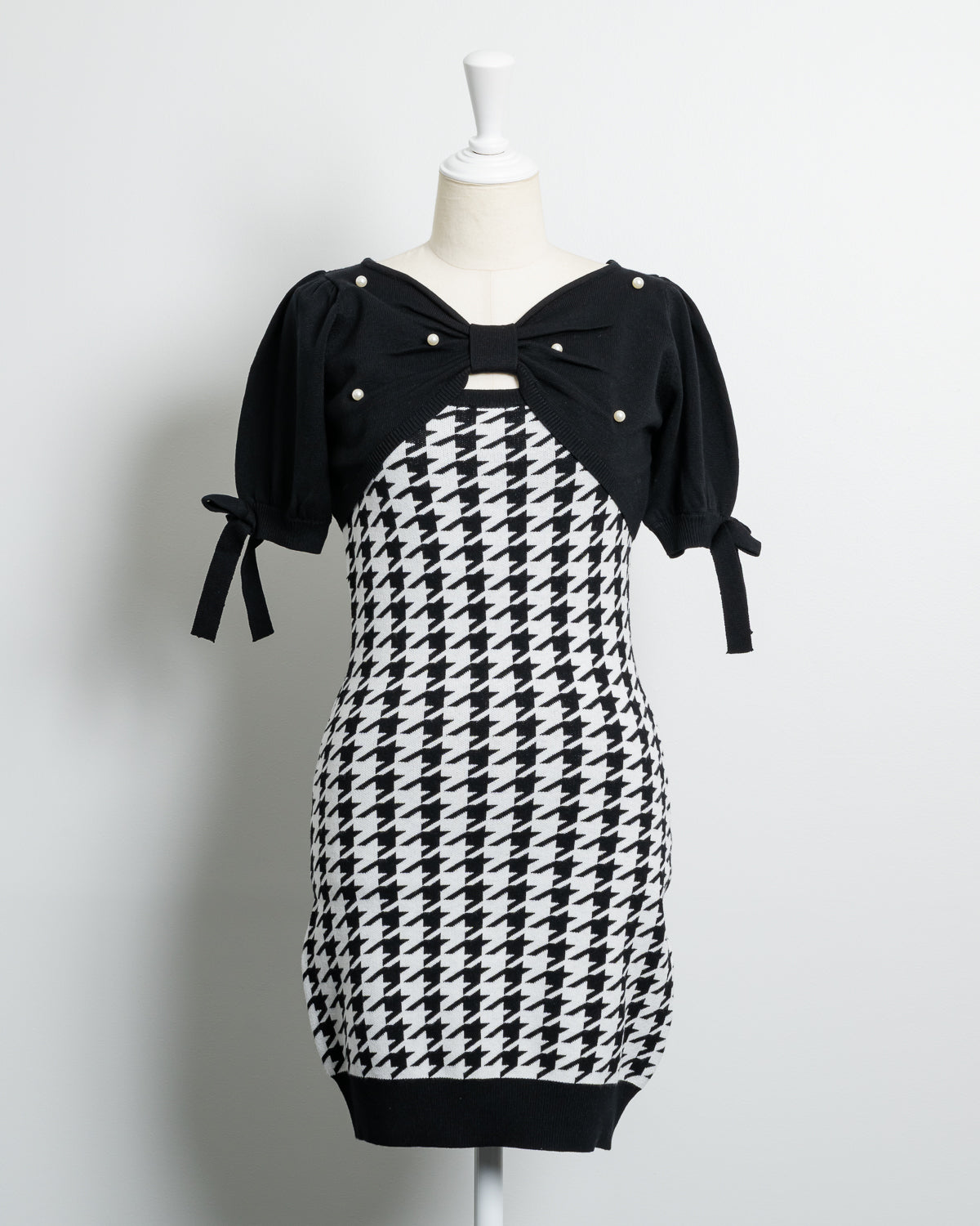 カラー:ブラック×ホワイト