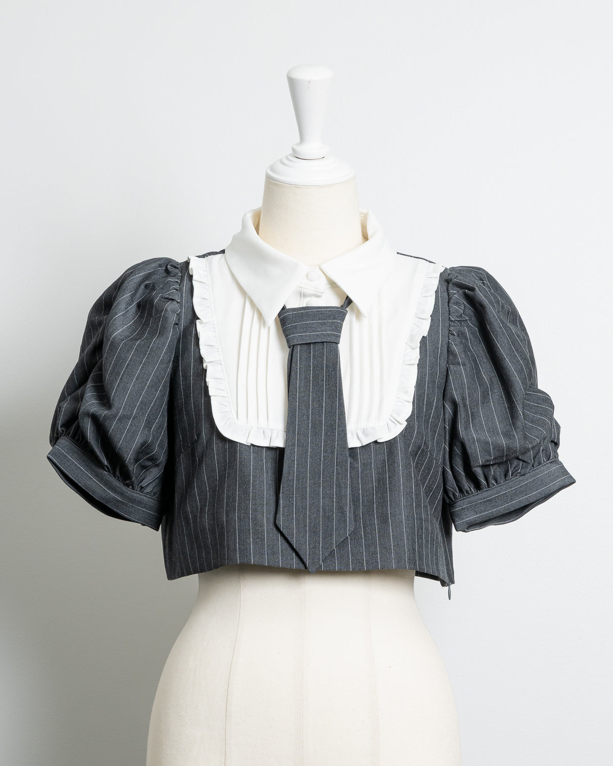 カラー:グレーストライプ