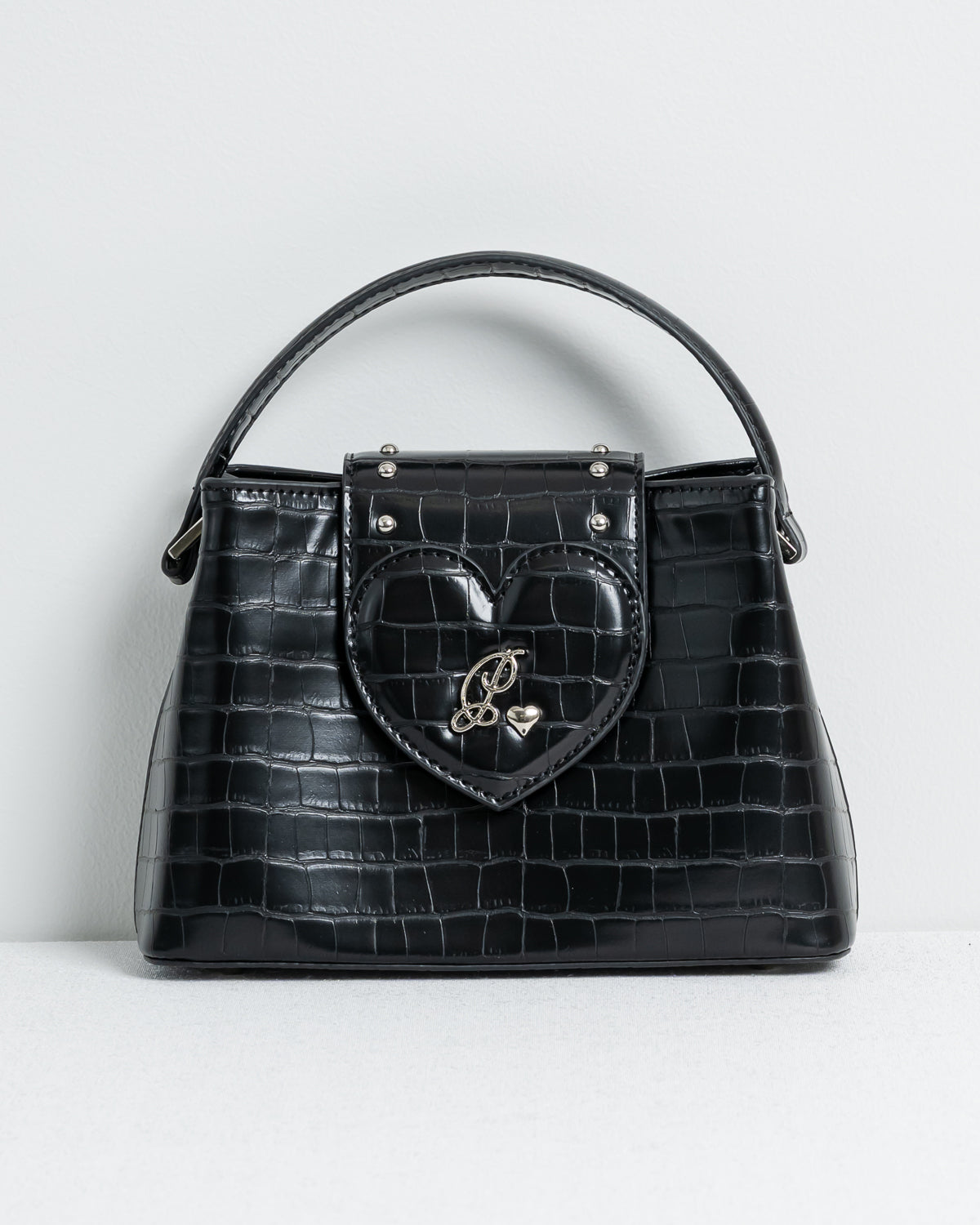 カラー:ブラック