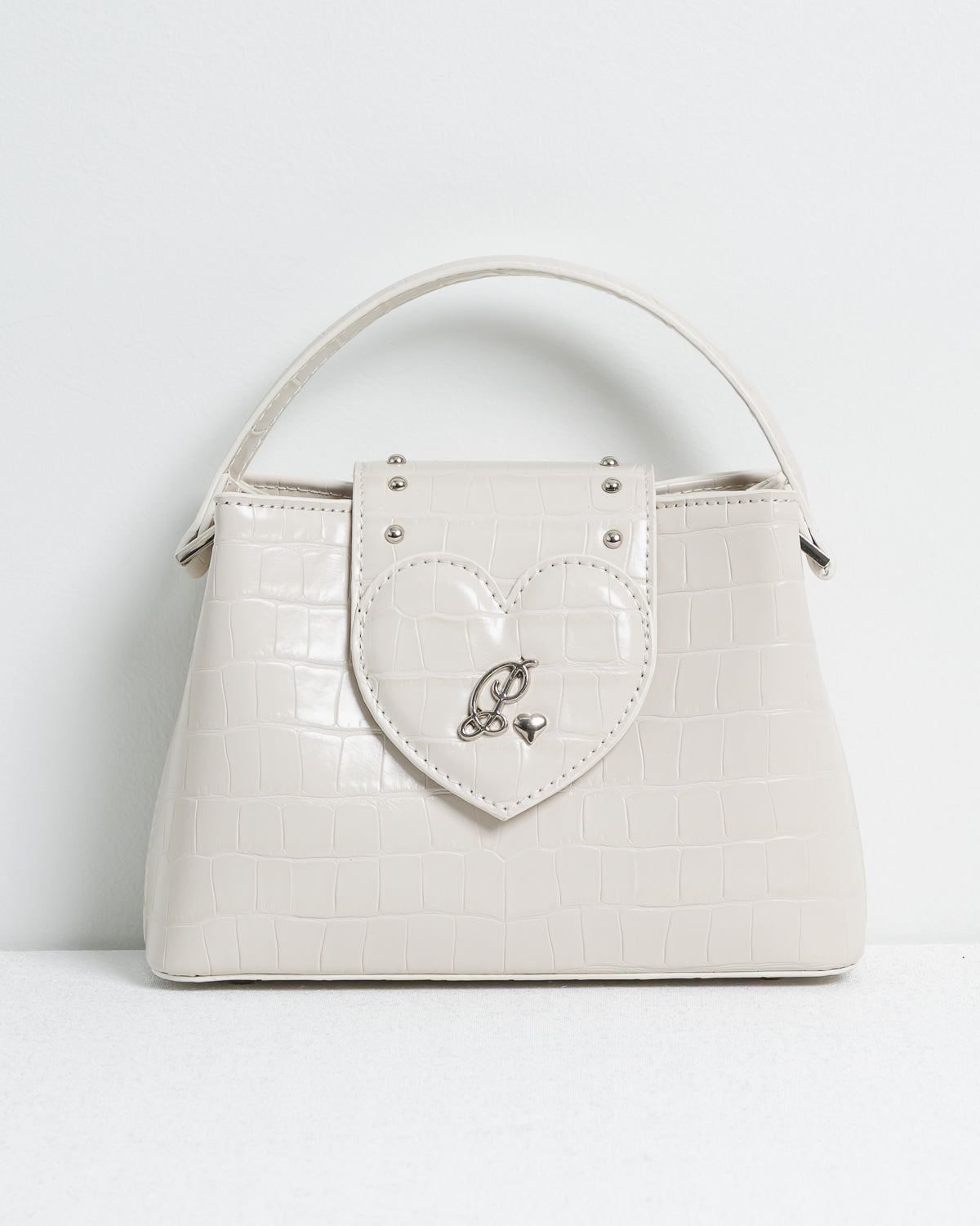 カラー:アイボリー