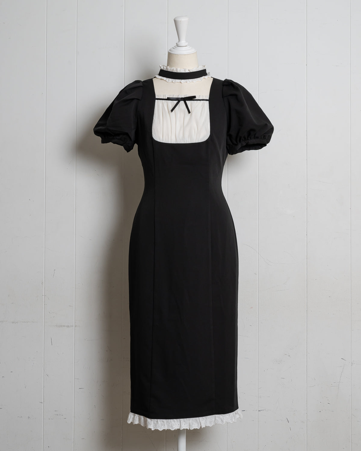 チョーカーフリルロングカフェワンピース