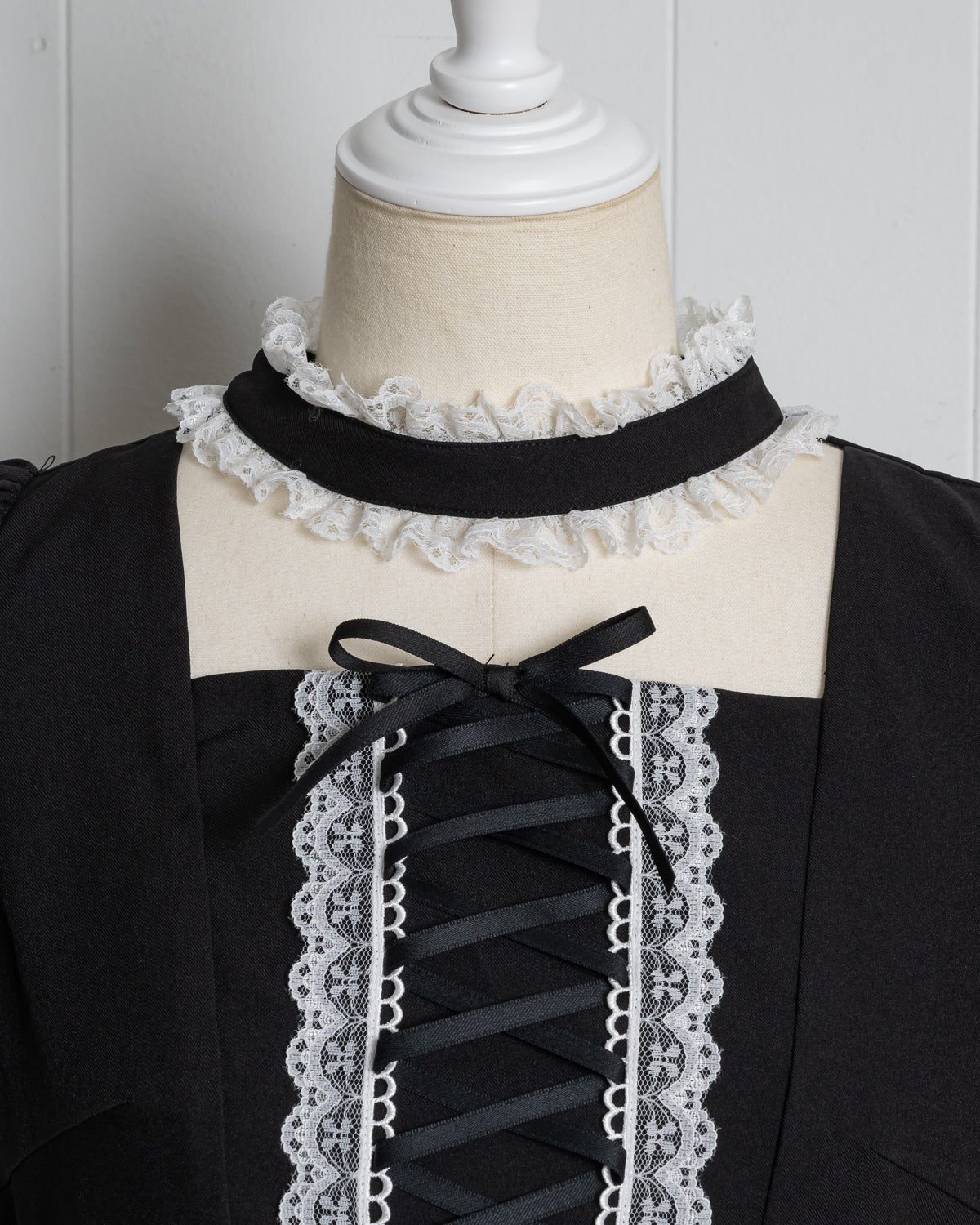 レースアップチョーカーセットアップ