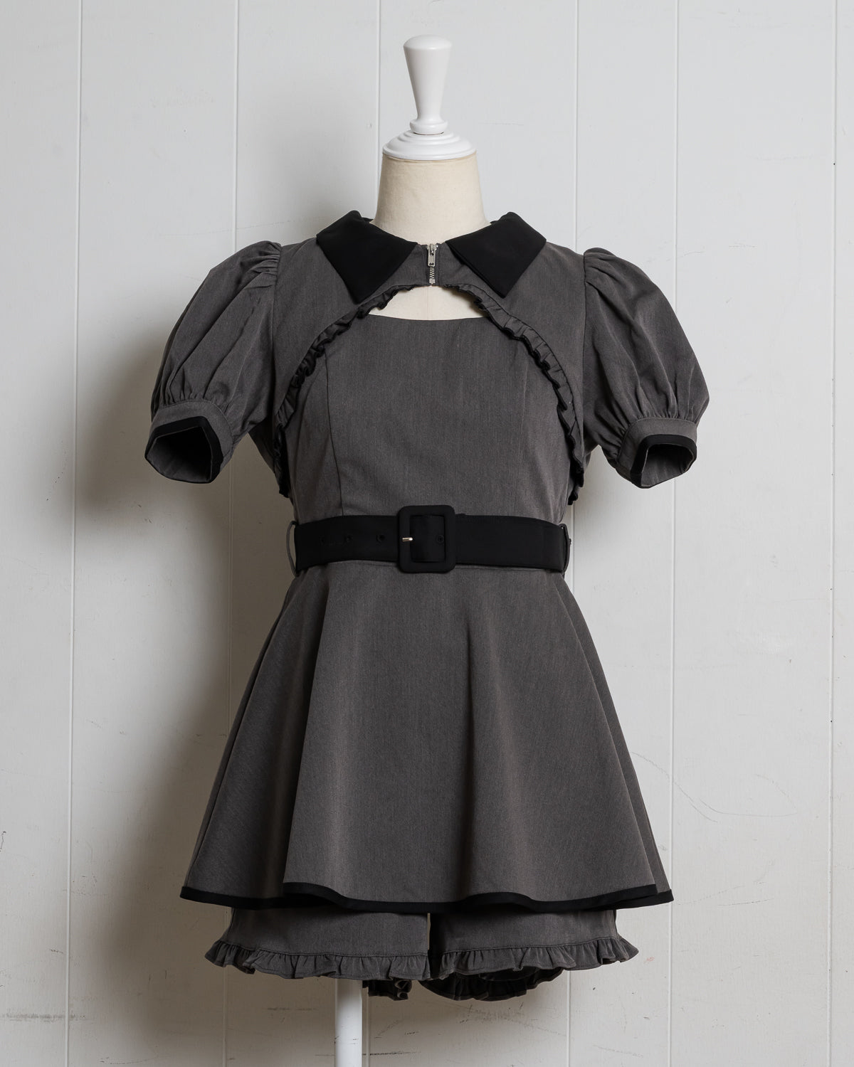 カラー:チャコール