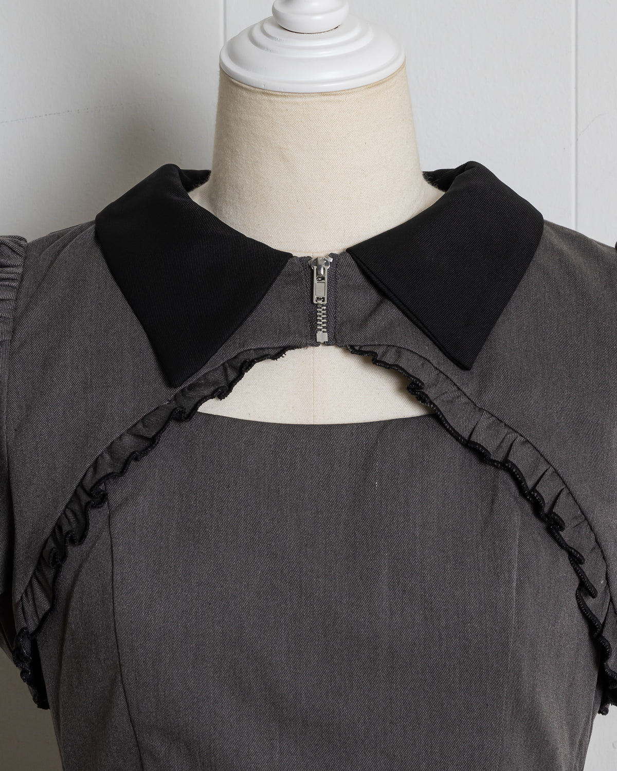 カットアウトバイカラーセットアップ