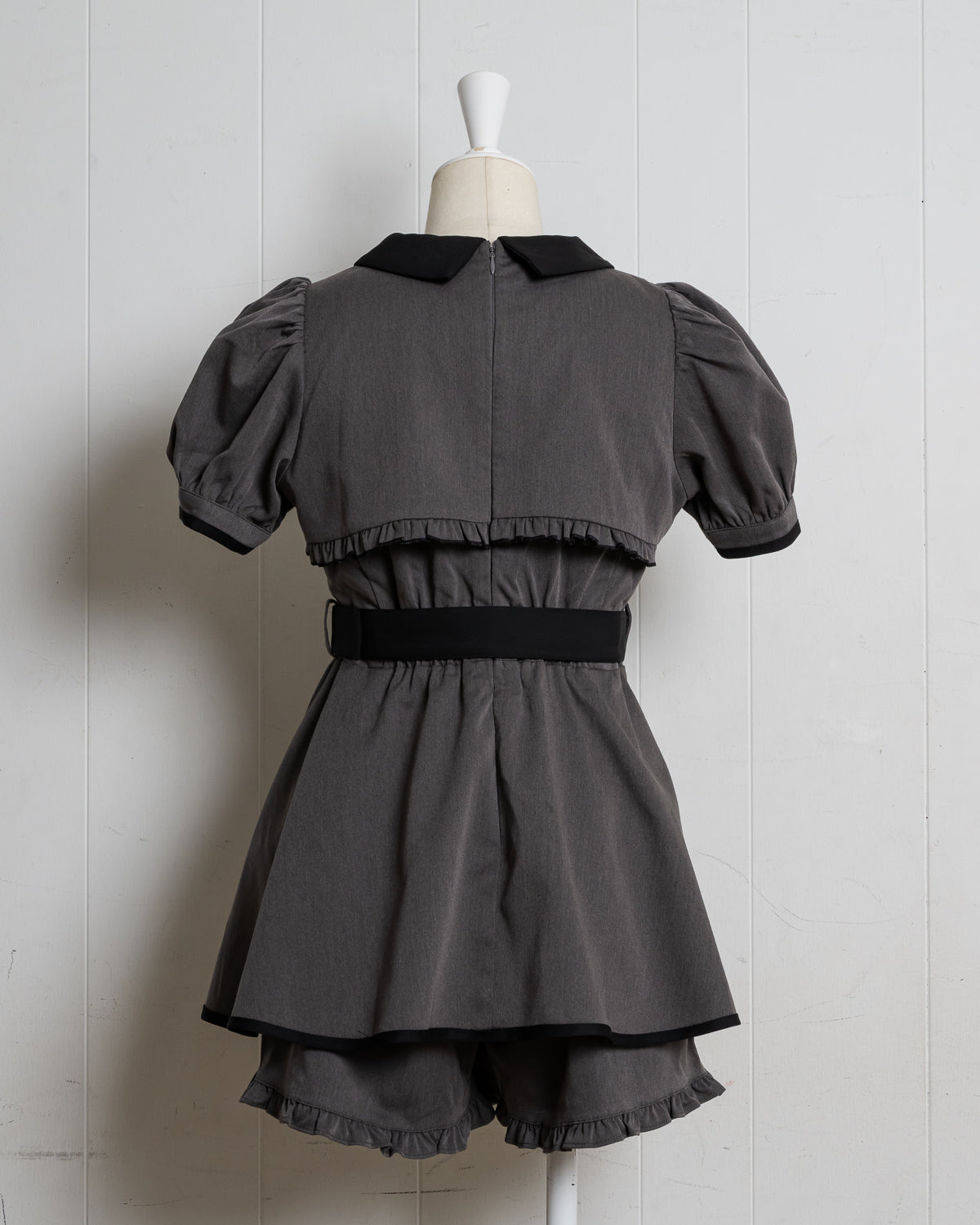 カットアウトバイカラーセットアップ