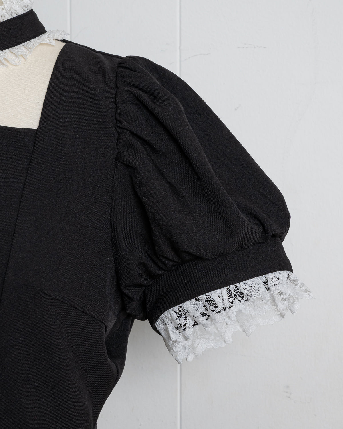 レースアップチョーカーセットアップ