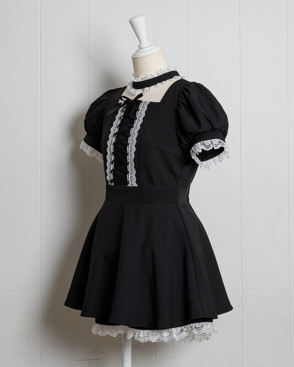 レースアップチョーカーセットアップ