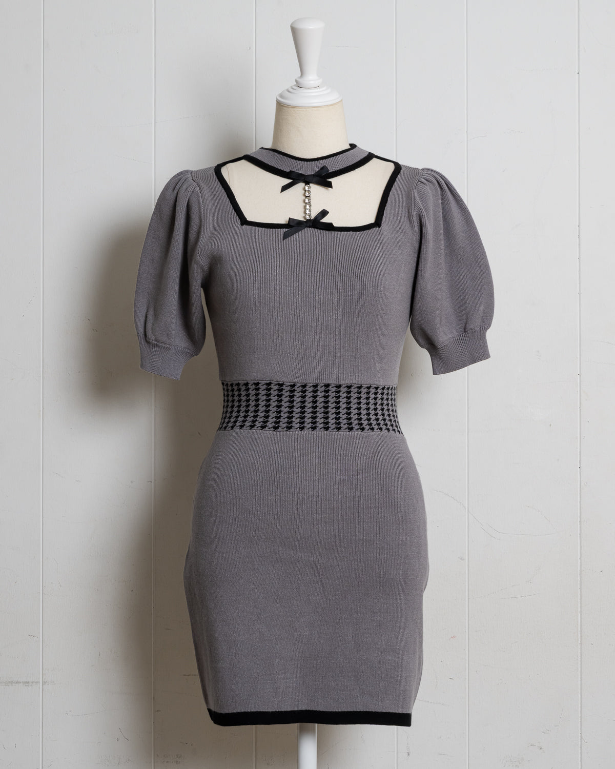 カラー:チャコール