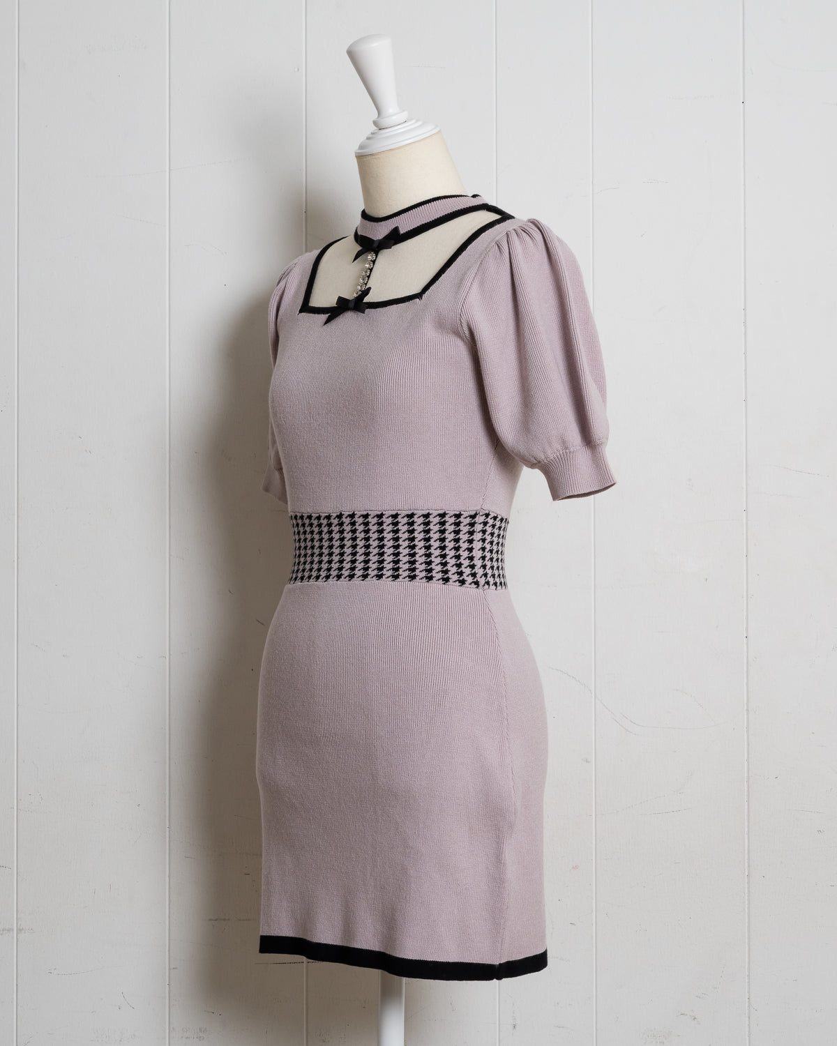 ビジューチョーカー千鳥ベルトニットワンピ