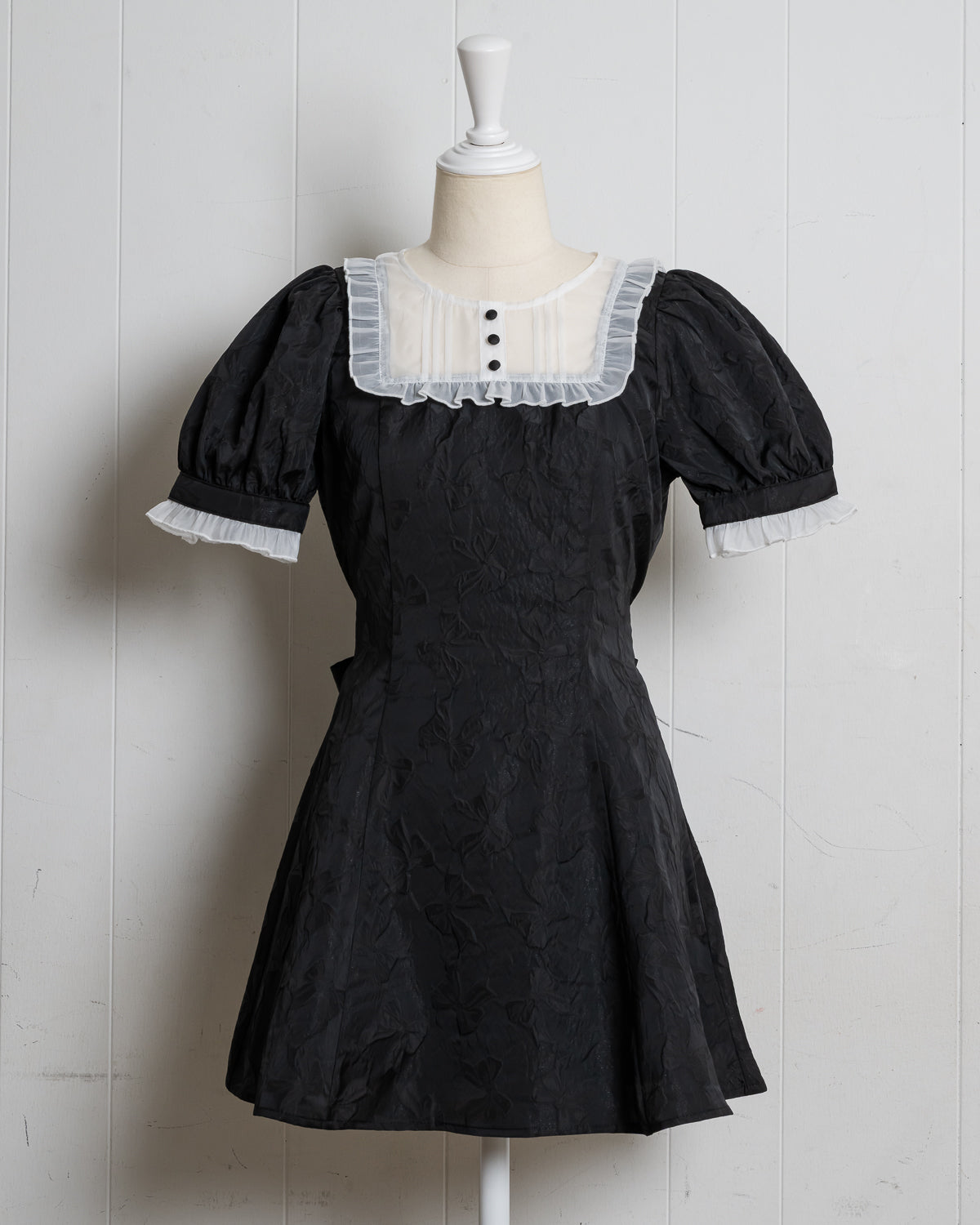 カラー:ブラックジャガード