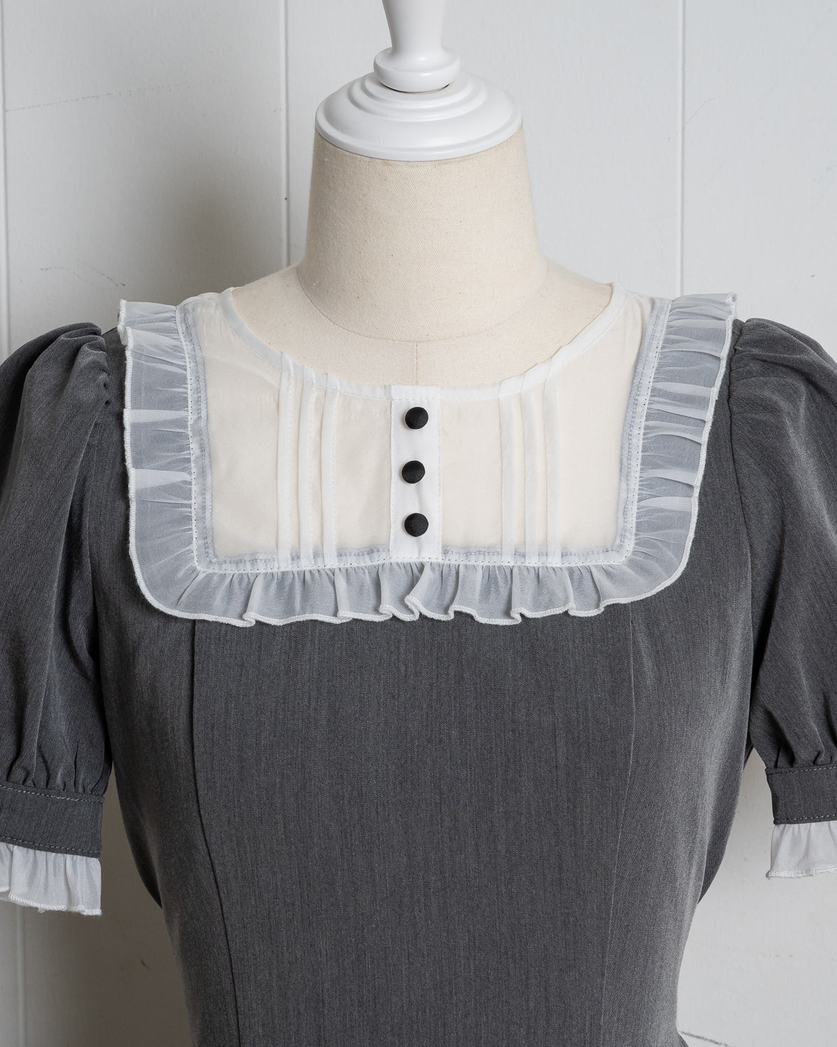 スクエアフリルシアーカフェワンピース