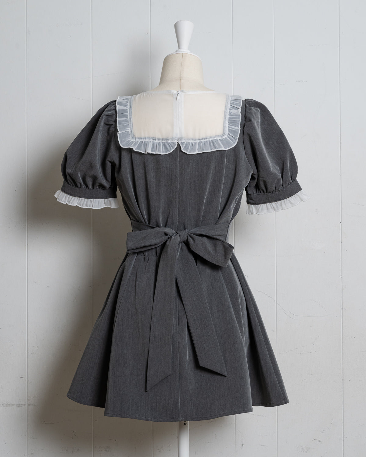 スクエアフリルシアーカフェワンピース