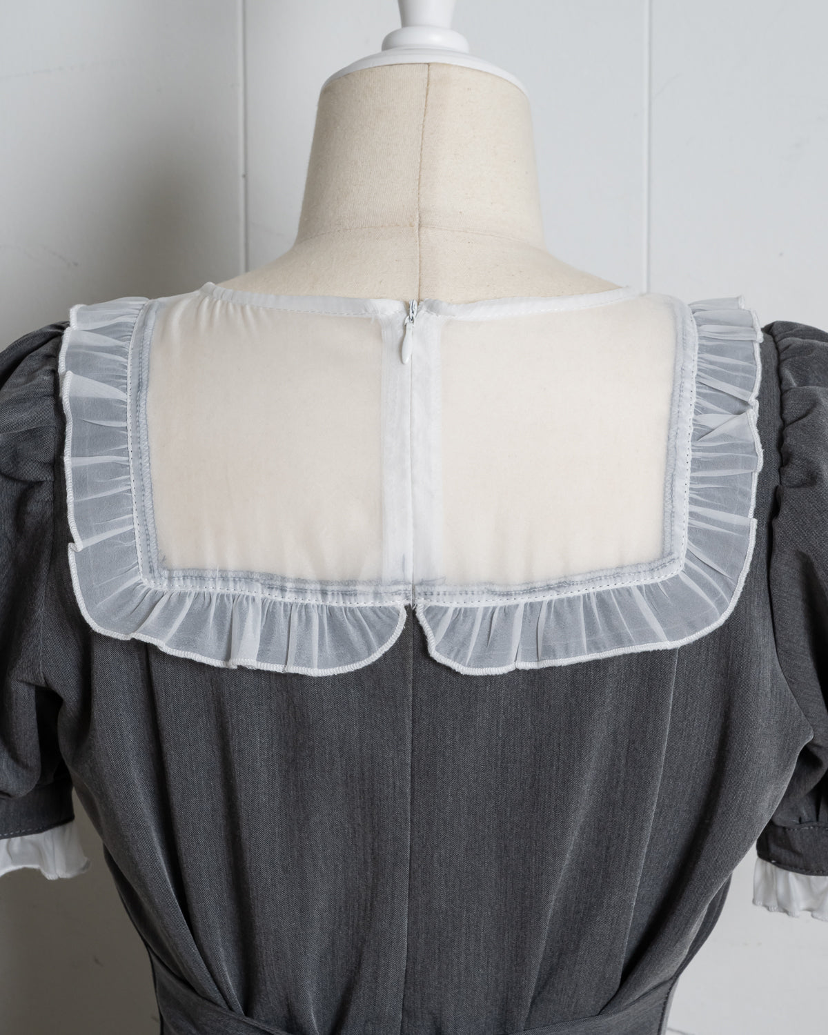 スクエアフリルシアーカフェワンピース