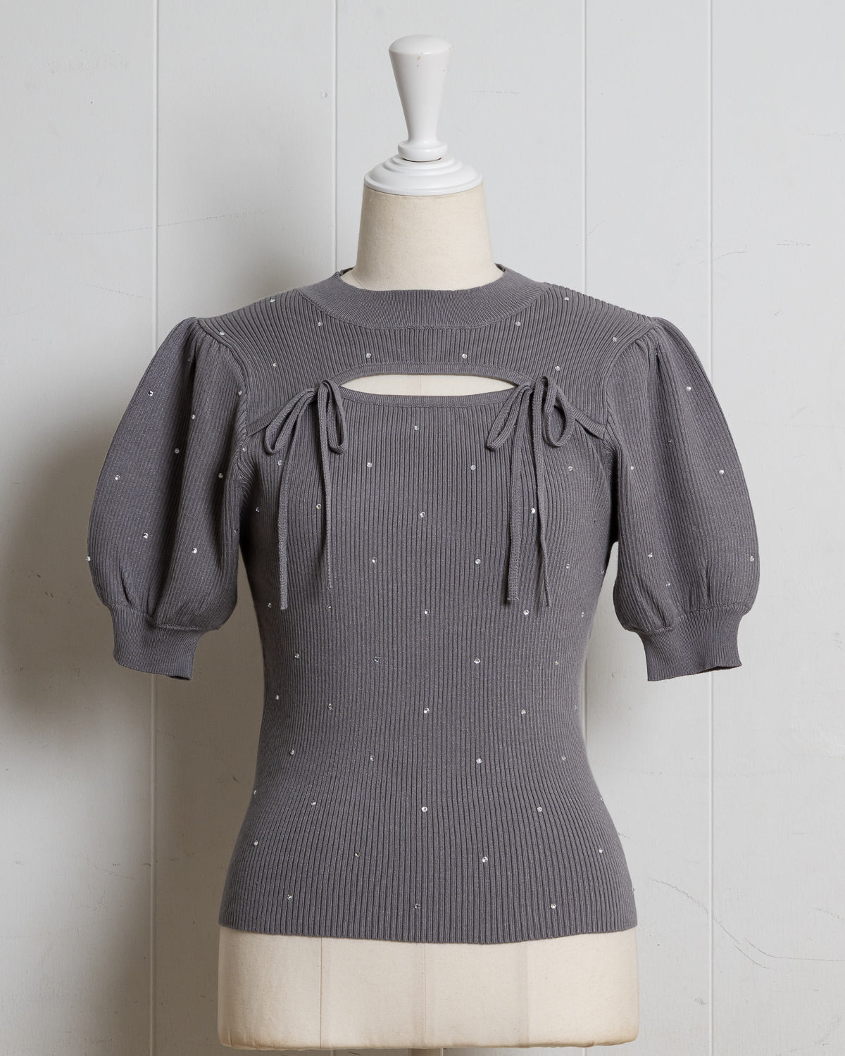 カラー:チャコール