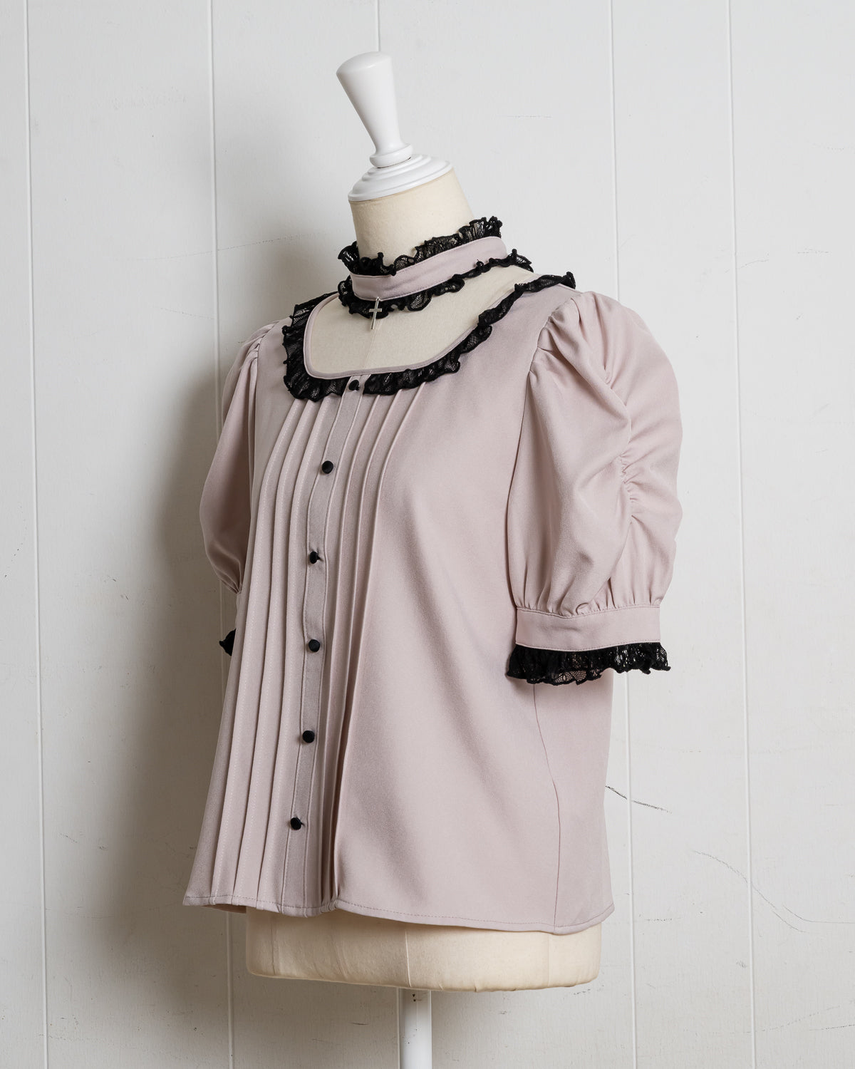 クロスチョーカーフリルブラウス